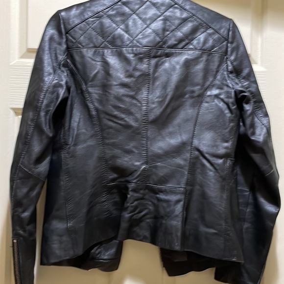 Danier black leather jacket (sz 4) - Picture 8 of 14